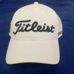 Titleist Men's Tour Performance Hat Black/White